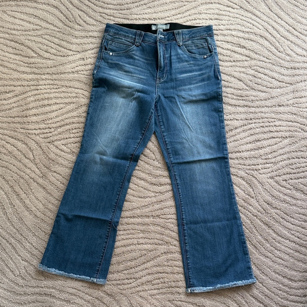 Wit & Wisdom kick crop flare - Distressed Hem